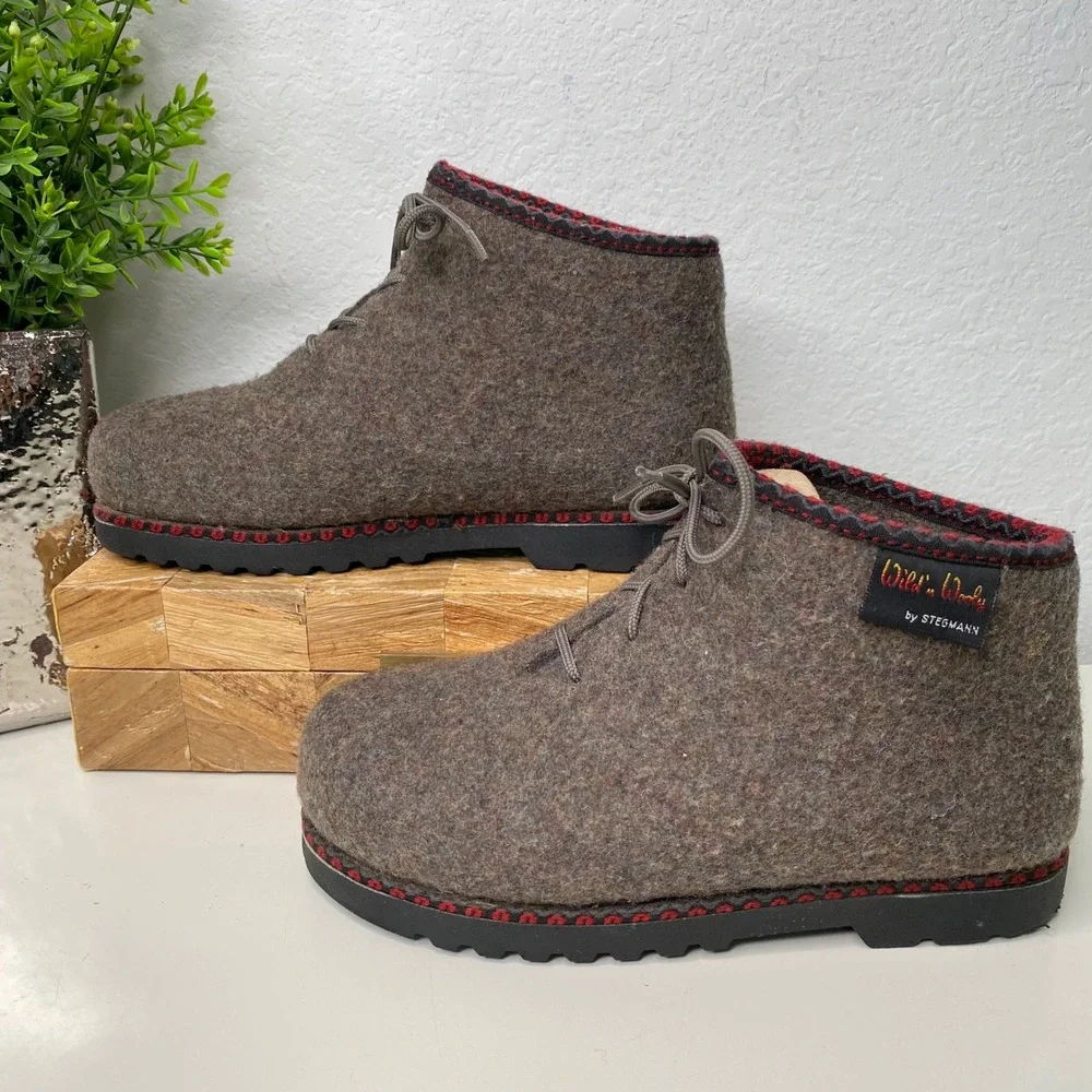 Wild‎ 'n Wooly by Stegmann Women's Gray Felt Lace-Up Ankle Boots Red Trim Size 6 - Picture 3 of 9